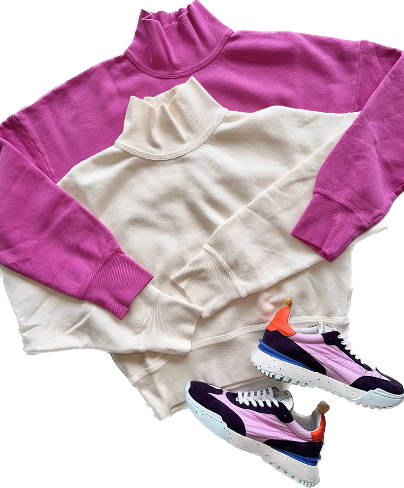 COH1478 Turtleneck Pullover Sweatshirt