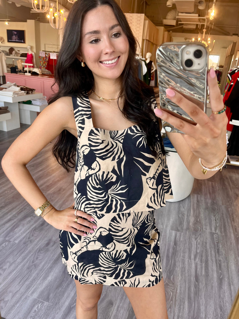 ACS24 Sleeveless Black/Tan Print Top
